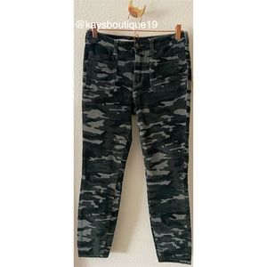 Pilcro and the Letterpress High Rise Skinny Camo Corduroy Jeans Size 29